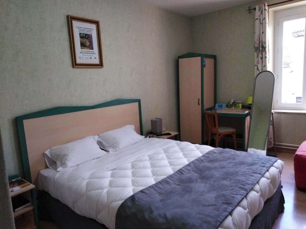Logis Hotel Des Voyageurs Restaurant La Bonne Tabl'Hay Livron sur Drome Bagian luar foto