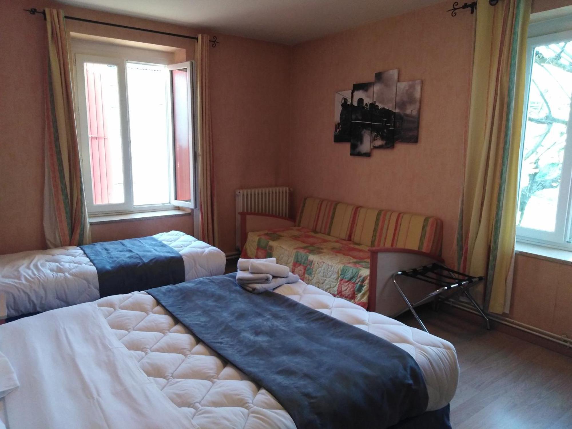 Logis Hotel Des Voyageurs Restaurant La Bonne Tabl'Hay Livron sur Drome Bagian luar foto