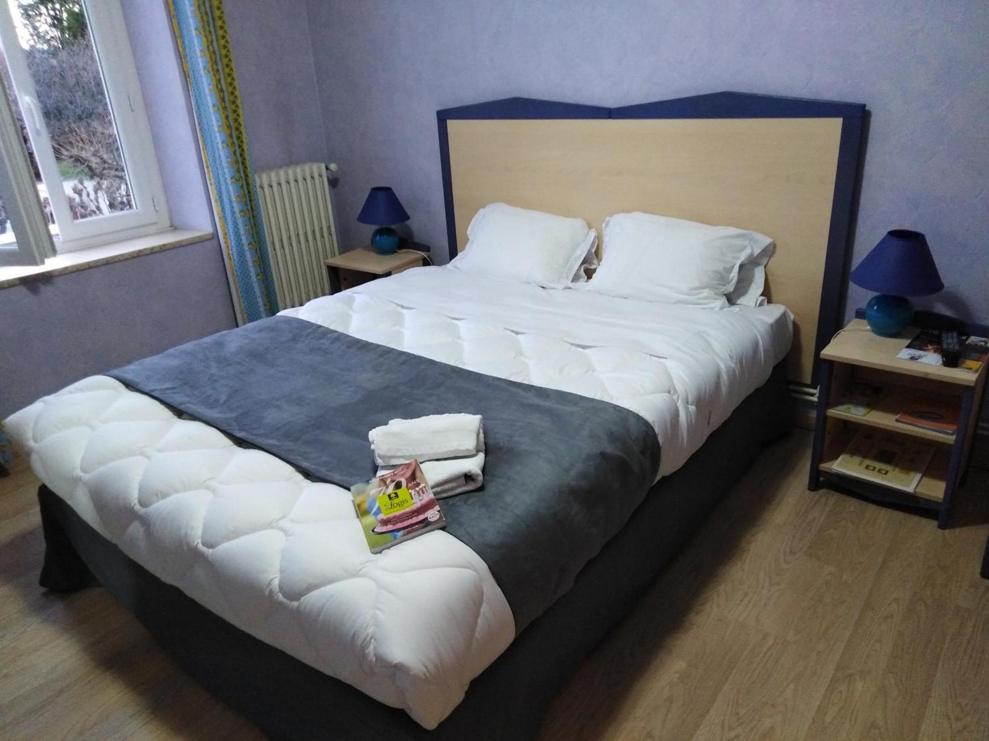 Logis Hotel Des Voyageurs Restaurant La Bonne Tabl'Hay Livron sur Drome Bagian luar foto