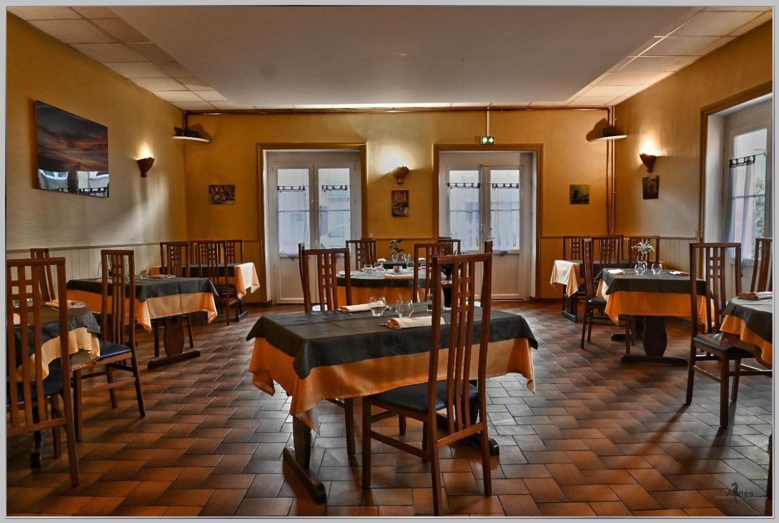 Logis Hotel Des Voyageurs Restaurant La Bonne Tabl'Hay Livron sur Drome Bagian luar foto