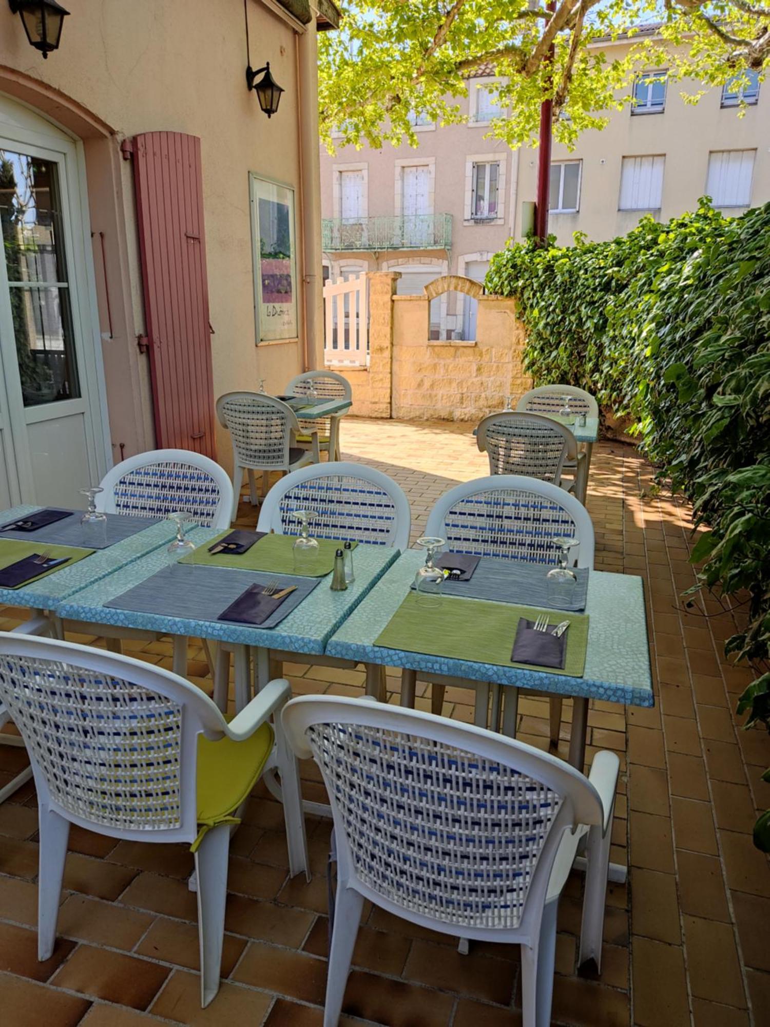 Logis Hotel Des Voyageurs Restaurant La Bonne Tabl'Hay Livron sur Drome Bagian luar foto