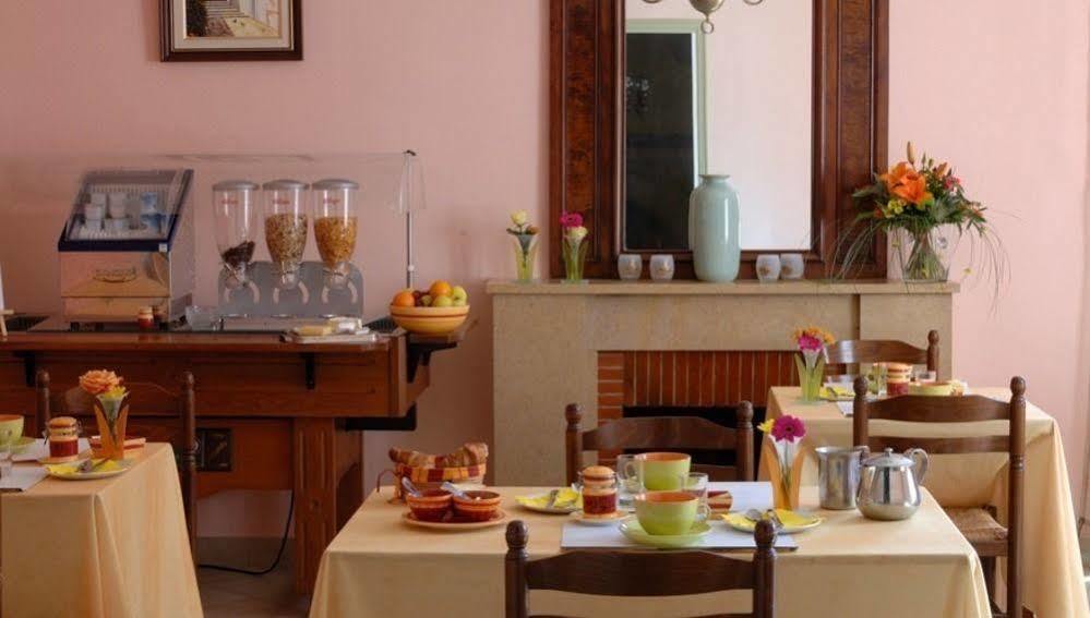 Logis Hotel Des Voyageurs Restaurant La Bonne Tabl'Hay Livron sur Drome Bagian luar foto