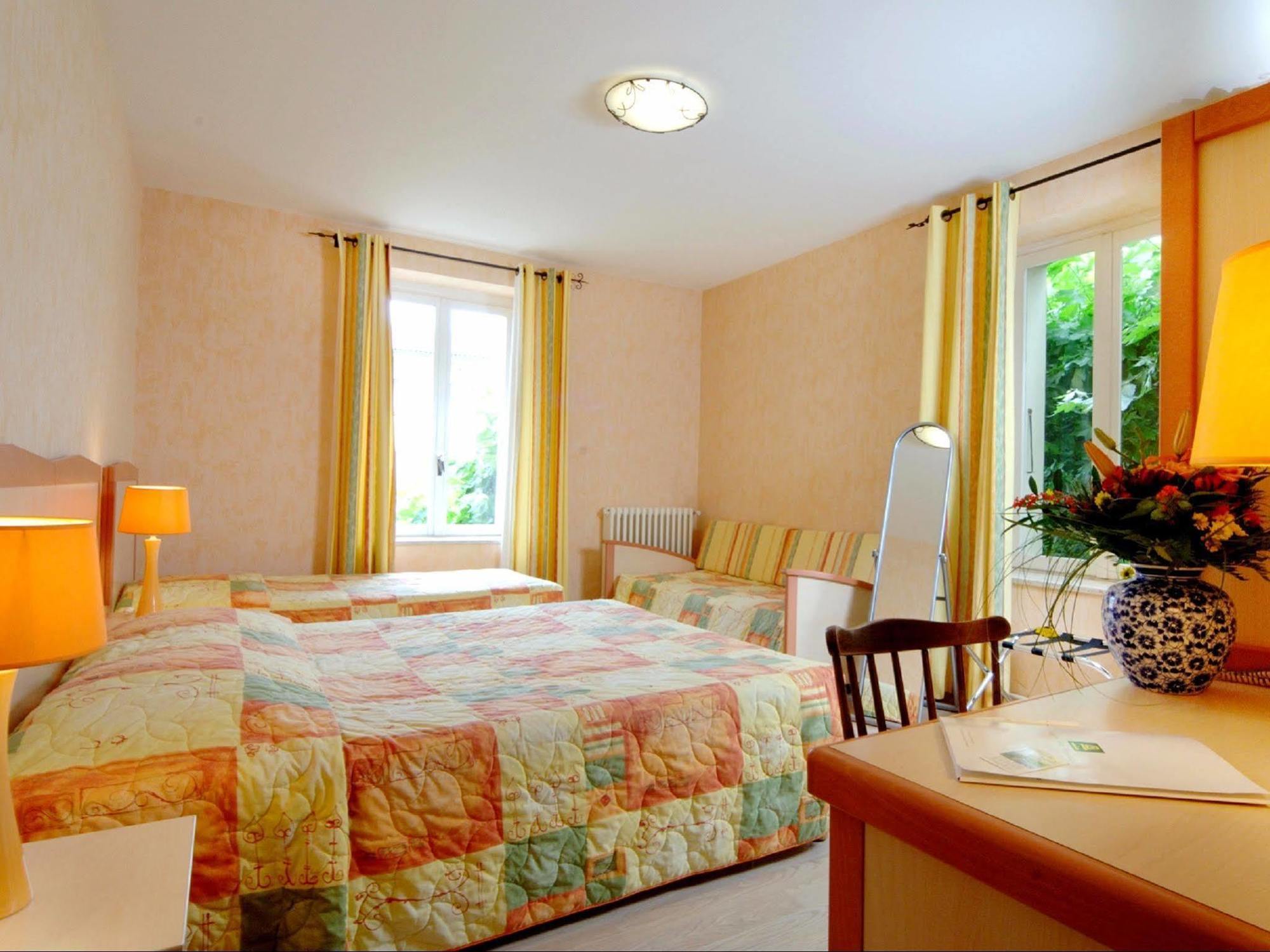 Logis Hotel Des Voyageurs Restaurant La Bonne Tabl'Hay Livron sur Drome Bagian luar foto