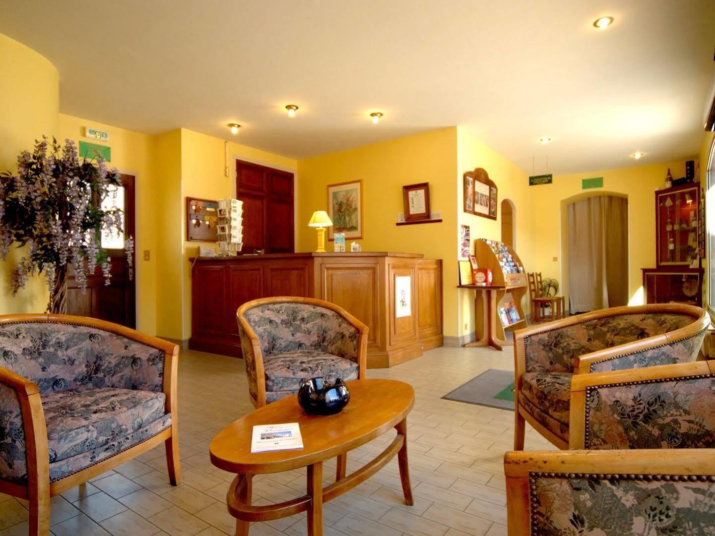 Logis Hotel Des Voyageurs Restaurant La Bonne Tabl'Hay Livron sur Drome Bagian luar foto
